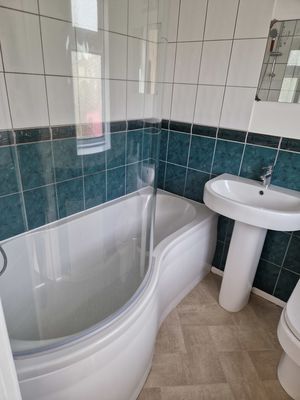 bathroom - click for photo gallery